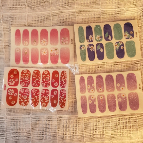 4 different setsSparkle flowers nail polish strips - Picture 2 of 3